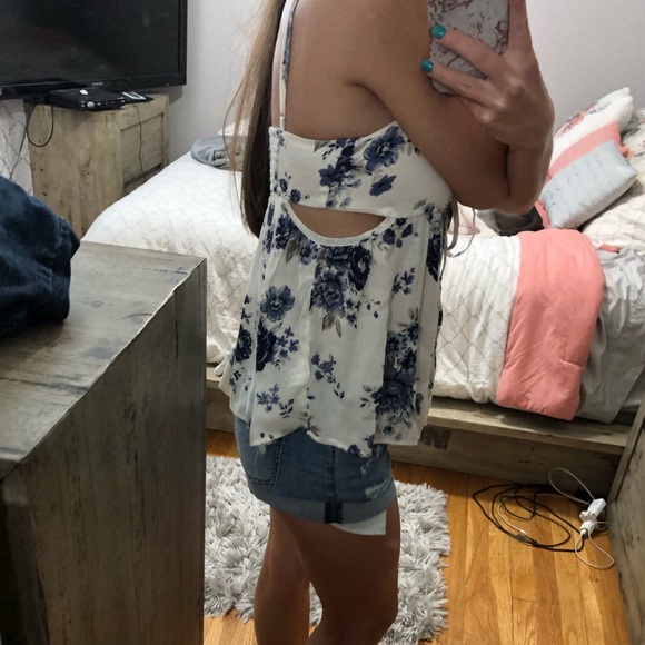 Floral tank top - Picture 2 of 6